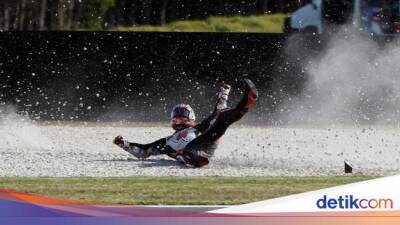 Kamus Istilah MotoGP: Rider Jatuh Highside dan Lowside, Apa Bedanya? - sport.detik.com