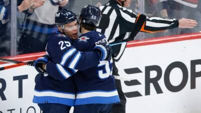 Stastny's two goals leads Jets to win over Lightning