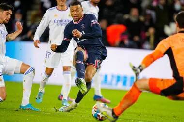 Mauricio Pochettino - Sergio Ramos - Rio Ferdinand Was Left Stunned After Hearing Kylian Mbappe Speak Perfect English In Their First Meeting - sportbible.com - Britain -  Paris -  Santiago