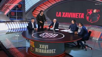 'Xavi' entra en plató con un objeto que va a traer cola y vean la que le lía a Maldini