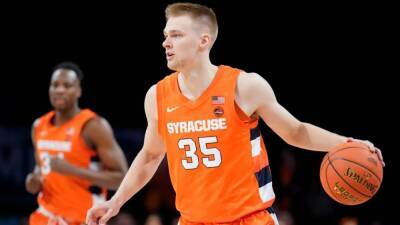 Syracuse guard Buddy Boeheim appears to strike Florida State player during ACC tournament game