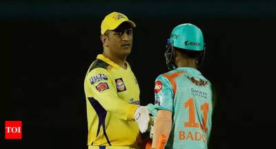 Stephen Fleming - IPL 2022: It was like Niagara Falls, says coach Stephen Fleming on dew after CSK's defeat against Lucknow - timesofindia.indiatimes.com - India -  Chennai - county Niagara