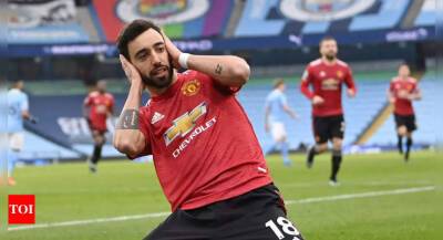 Bruno Fernandes - Bruno Fernandes signs new Manchester United deal until 2026 - timesofindia.indiatimes.com - Britain - Manchester - Portugal - Macedonia -  Leicester