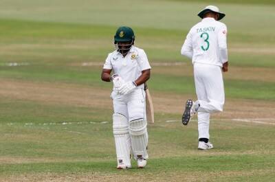 Simon Harmer - Keshav Maharaj - Heartache for Bavuma as Bangladesh fightback sees Proteas wobble at Kingsmead - news24.com - South Africa - Bangladesh