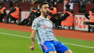 Richard Arnold - Ed Woodward - Bruno Fernandes - Fernandes signs new Manchester United deal until 2026 - channelnewsasia.com - Manchester - Portugal -  Lisbon