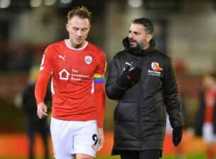 Poya Asbaghi explains his approach to Cauley Woodrow’s situation at Barnsley