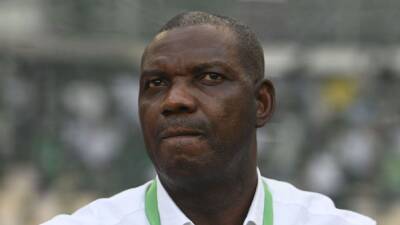 Destituido el seleccionador de Nigeria tras no lograr la clasificación para el Mundial