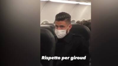 Giroud en un avión y un tiffosi del Inter: lo que hace ha enamorado a La Gazzetta