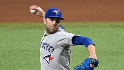 Blue Jays select contract of RHP Phelps