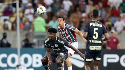 Santos hold Fluminense 0-0 in Serie A opener