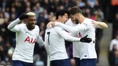 Antonio Conte - Aston Villa - Robert Birsel - Tottenham 'feel the blood' of top-four rivals, says Conte - channelnewsasia.com - Manchester