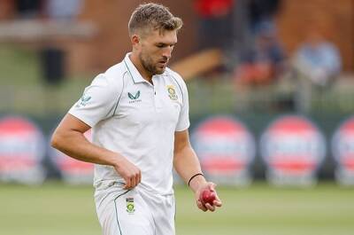 Mulder, Erwee test positive for Covid-19 as Khaya Zondo earns Proteas Test debut - news24.com - county George - Bangladesh