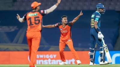 Michael Vaughan - Aiden Markram - Nicholas Pooran - Prasidh Krishna - Sunrisers Hyderabad - Indian pacer Umran Malik clocks 95mph to shatter own bowling record - thenationalnews.com - Australia - Abu Dhabi - India - Pakistan -  Mumbai -  Pune -  Hyderabad -  Bangalore