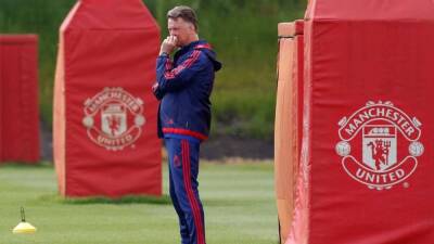Netherlands coach Van Gaal says prostate cancer treatment successful