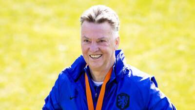 Louis van Gaal ready to lead Netherlands at World Cup after successful cancer treatment