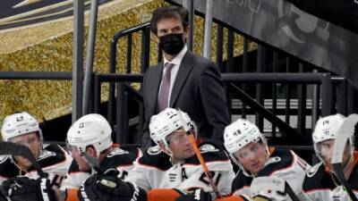 Ducks pick up head coach Eakins' option for next year