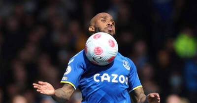 Paul Brown - Fabian Delph - Journalist now claims £8.5m ace to leave Everton despite 8/10 display - msn.com - Manchester