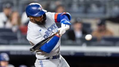 Jays' Hernández leaves Wednesday's game with left side discomfort
