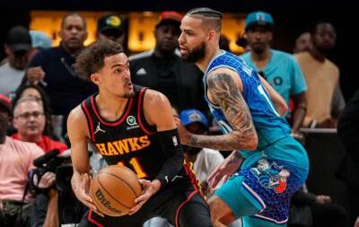 Hawks sting Hornets, Pelicans sink Spurs