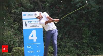 Yuvraj's flawless 65 takes him to joint lead at PGTI Players Championship - timesofindia.indiatimes.com - Bangladesh -  Sandhu