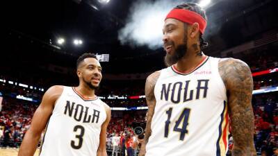 Pelicans attack the rim, start hot then hold on late to beat Spurs, advance