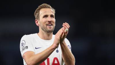 Harry Kane to snub Manchester United and stay at Tottenham this summer transfer window - reports