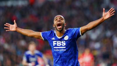 Leicester strike late against PSV to reach semi-final