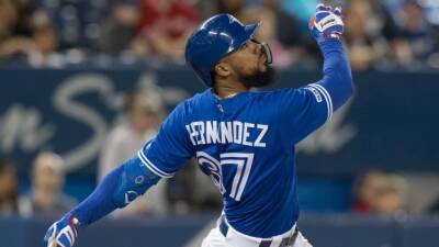 Jays OF Hernandez added to IL with left oblique strain