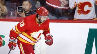 With parents in town, Gaudreau continues historic season