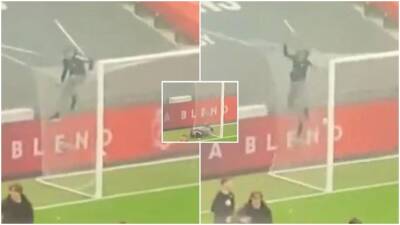 Man Utd protests: When supporter went viral for falling off net at Old Trafford - givemesport.com - Manchester - Usa