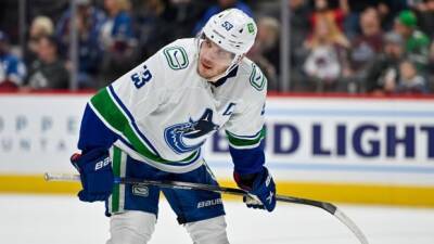 Canucks' Horvat to miss at least 2 weeks with lower-body injury