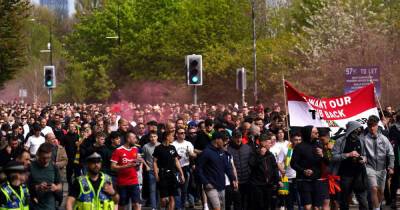 Watch: Thousands of passionate Man Utd fans march in anti-Glazer protest - msn.com - Manchester