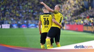 Borussia Dortmund - Axel Witsel - Marco Reus - Gregor Kobel - Julian Brandt - Dortmund Vs Wolfsburg: Haaland Cs Berpesta 6-1 - sport.detik.com -  Baku