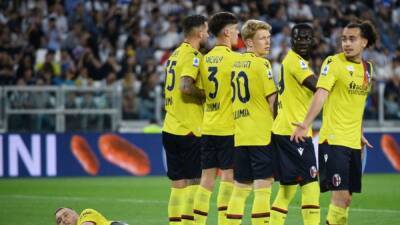 Vlahovic earns Juve last-gasp point against depleted Bologna