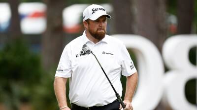 Lowry one off the lead after third-round 65
