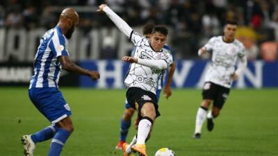 Andrew Downie - Guedes hattrick gives Corinthians second consecutive win - channelnewsasia.com - Brazil -  Sao Paulo