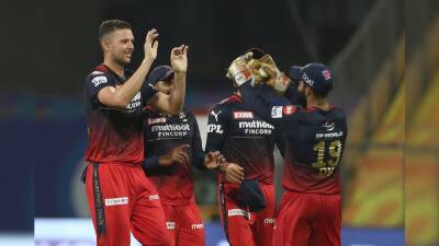 IPL 2022, DC vs RCB: Josh Hazlewood Feels Dinesh Karthik Is "Getting Better With Age"