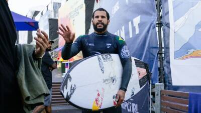 Polémica en la World Surf League: Italo Ferreira monta en cólera