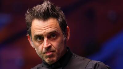 'Where's the yellow, where's the yellow?' Outrageous fluke allows Ronnie O'Sullivan to pinch frame off David Gilbert