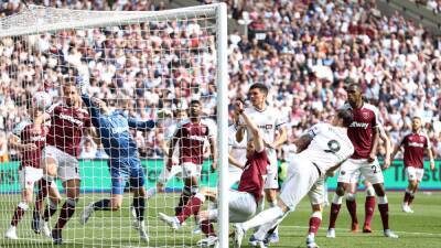 Eddie Howe - David Moyes - Sean Dyche - Dwight Macneil - Ashley Westwood - Nikola Vlasic - El West Ham se complica Europa y el Newcastle ata la salvación - en.as.com