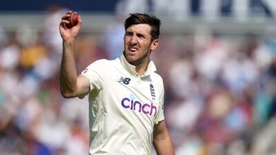 Craig Overton labours in vain as Somerset suffer a narrow defeat to Essex