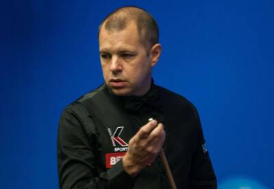 Mark Williams - Barry Hawkins - Ditton's Barry Hawkins becomes first seed to crash out of World Snooker Championship after 10-7 defeat to Jackson Page - kentonline.co.uk - Britain - county Page