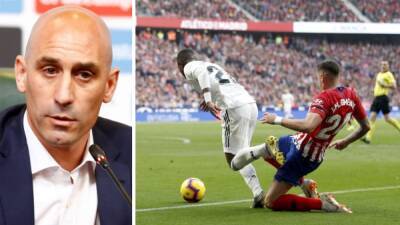 Roberto Carlos - La afición rojiblanca explota por un audio de Rubiales a Piqué: estas cuatro jugadas en el foco - en.as.com - Madrid