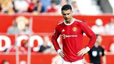 Manchester United star Cristiano Ronaldo announces that his newborn son has died