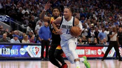 Brunson's scintillating performance leads Mavericks past Jazz to even series in Doncic's absence