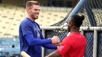 Dodgers' Freddie Freeman reunites with Braves, then slugs home run off former team as part of emotional day