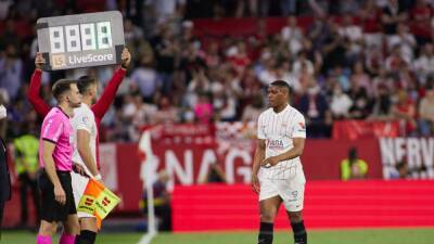 Rafa Mir - El banquillo empeoró el eterno problema de las lesiones - en.as.com