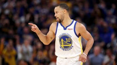 Curry scores 34 points off bench; Warriors rout Nuggets