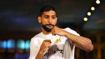Kell Brook - Amir Khan robbed at gunpoint and has watch stolen in London - thenationalnews.com - Britain - Manchester - London
