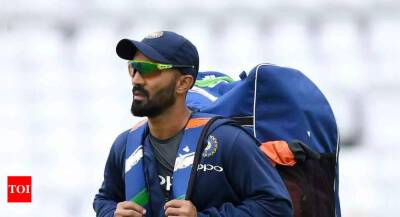 Dinesh Karthik can play finisher's role for India in T20 World Cup: Sunil Gavaskar